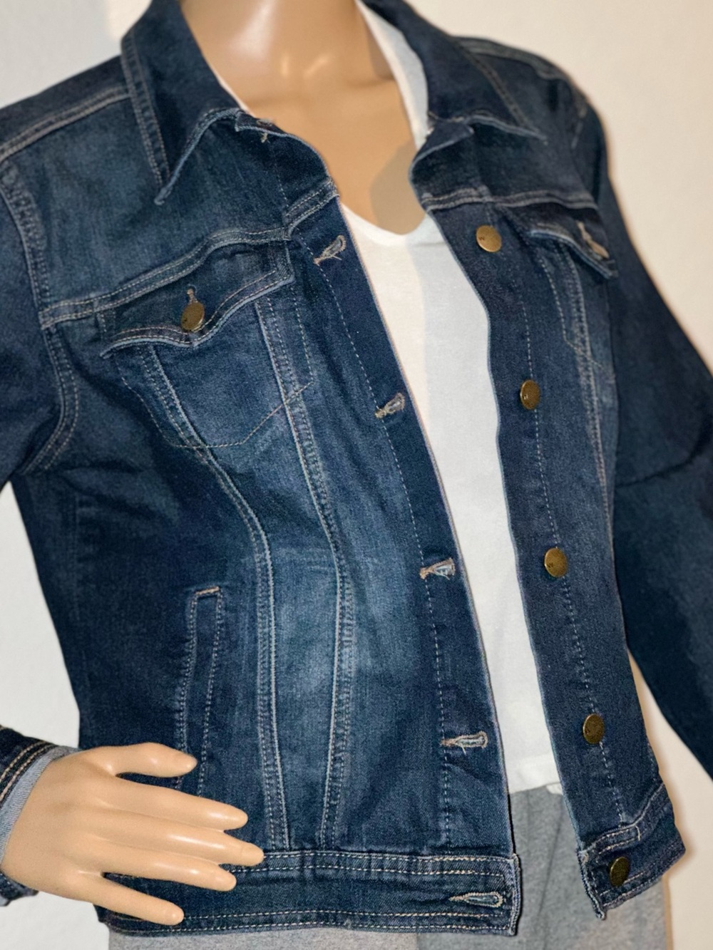 Westport Embroidered Rose Denim Jacket – Dark Wash Floral Shacket – Size M - Picture 3 of 12